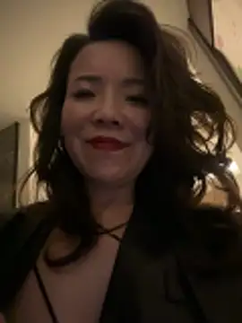 anna yngs online show from February 9, 3:43 pm