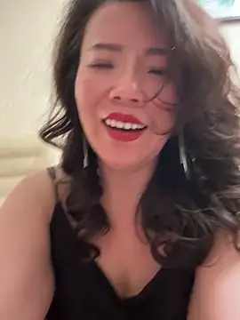 anna yngs online show from March 22, 4:08 pm