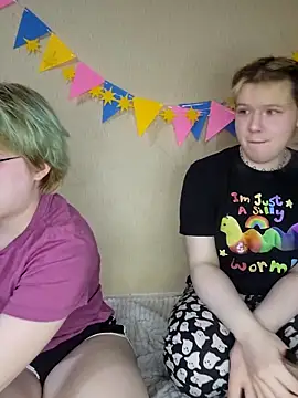 Snapshot of xrixsyx_and_ricky chatting on September 30, 7:31 pm xrixsyx and ricky online show from September 30, 7:31 pm