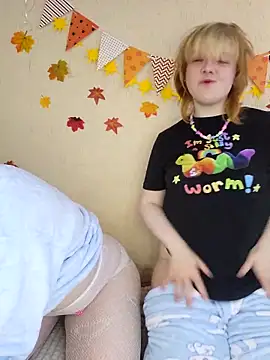 Snapshot of xrixsyx_and_ricky chatting on November 13, 7:23 am xrixsyx and ricky online show from November 13, 7:23 am