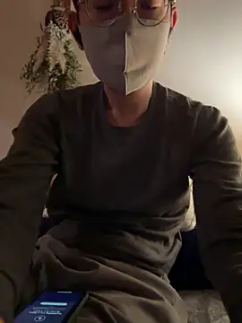 Snapshot of tom19899q chatting on November 13, 4:22 pm tom19899q online show from November 13, 4:22 pm