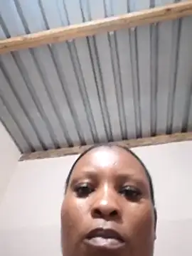 Snapshot of Yummyboomsbb chatting on February 13, 8:14 am Yummyboomsbb online show from February 13, 8:14 am