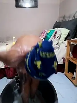 Yummyboomsbb online show from April 15, 1:37 pm