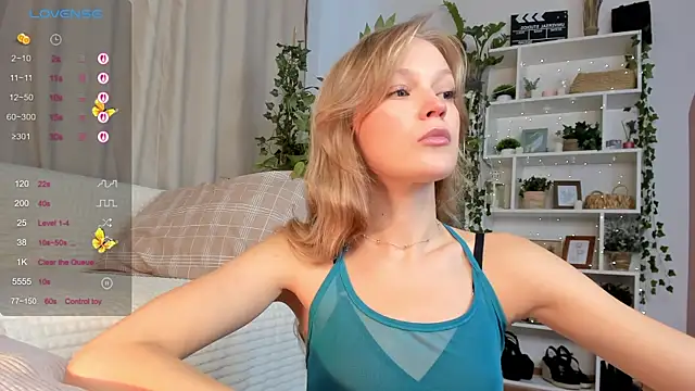 Snapshot of Kara_smalltits chatting on September 24, 11:50 am Kara smalltits online show from September 24, 11:50 am
