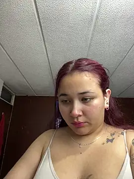 Snapshot of Leakitten chatting on December 17, 1:43 am Leakitten online show from December 17, 1:43 am