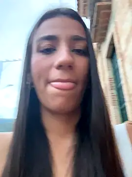 -juicy  online show from November 9, 10:25 pm