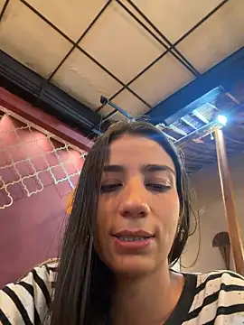 -juicy  online show from November 18, 11:15 pm