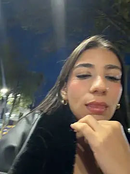 -juicy  online show from March 9, 11:30 pm