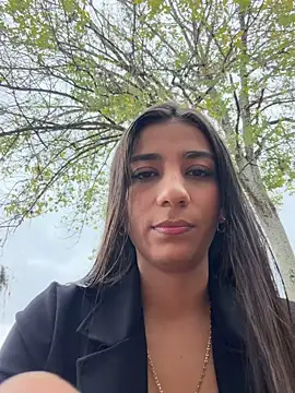 -juicy  online show from February 8, 9:34 pm