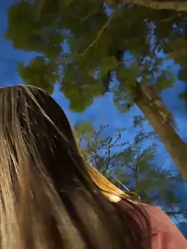-juicy  online show from April 10, 11:23 pm