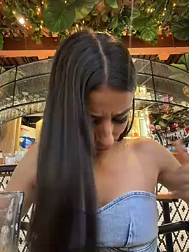 -juicy  online show from April 4, 10:49 pm
