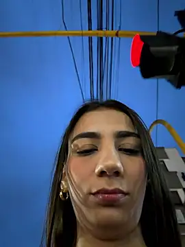 -juicy  online show from January 10, 11:11 pm