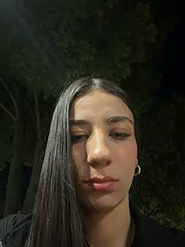 Snapshot of -juicy_ chatting on June 14, 11:50 pm -juicy online show from June 14, 11:50 pm