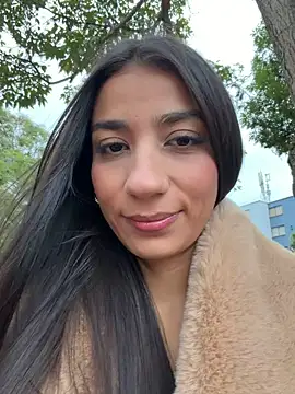 -juicy  online show from February 16, 10:51 pm