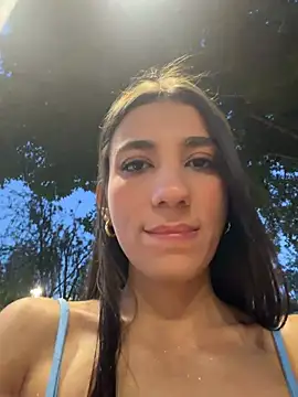 Snapshot of -juicy_ chatting on June 11, 11:24 pm -juicy online show from June 11, 11:24 pm