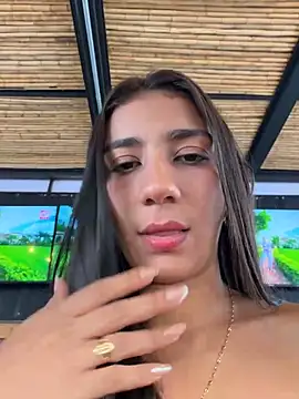 -juicy  online show from December 14, 9:42 pm