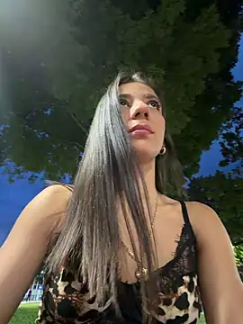 Snapshot of -juicy_ chatting on May 12, 11:22 pm -juicy online show from May 12, 11:22 pm