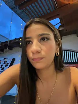 -juicy  online show from February 5, 11:11 pm