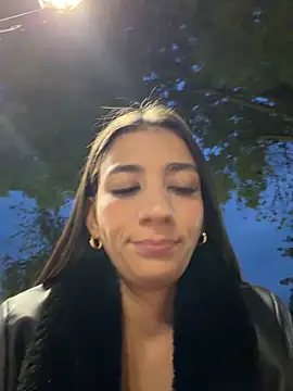 -juicy  online show from April 12, 11:19 pm