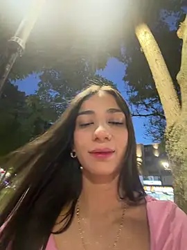 -juicy  online show from July 31, 11:35 pm