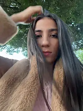 -juicy  online show from June 16, 11:05 pm