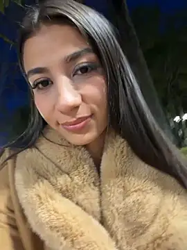 -juicy  online show from March 18, 11:27 pm