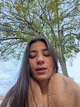 -juicy  online show from February 6, 10:50 pm