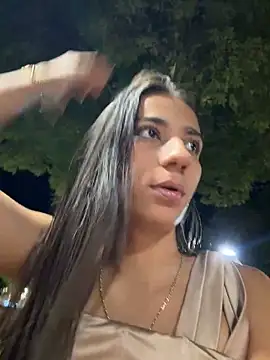 -juicy  online show from December 15, 11:31 pm