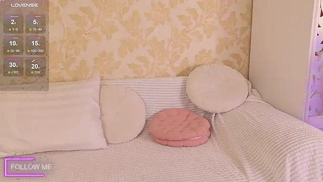 Angell Wild online show from November 4, 1:04 pm