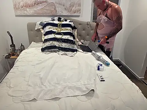 iamthepublickmasterbater online show from April 12, 2:09 pm