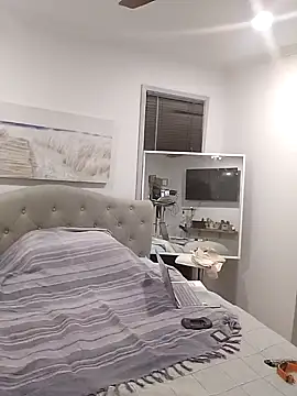 iamthepublickmasterbater online show from October 2, 11:35 am