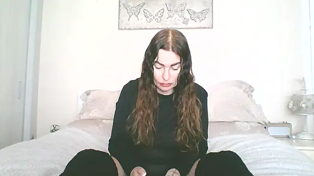 EllaKent online show from April 14, 9:14 am