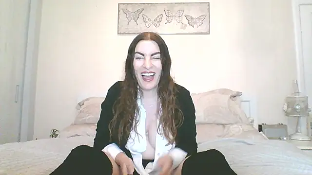 EllaKent online show from January 8, 3:40 pm