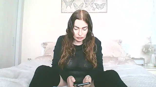 EllaKent online show from March 31, 2:41 pm