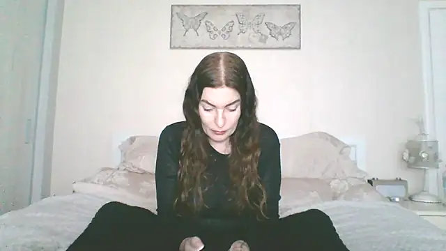 EllaKent online show from February 12, 3:45 pm