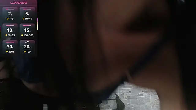 Snapshot of VioletLux chatting on November 6, 8:13 pm VioletLux online show from November 6, 8:13 pm