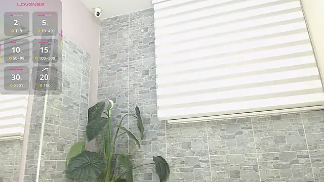 Snapshot of VioletLux chatting on November 29, 7:47 pm VioletLux online show from November 29, 7:47 pm