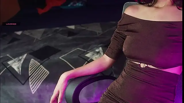 Snapshot of NidhiChandra chatting on September 10, 11:42 am NidhiChandra online show from September 10, 11:42 am