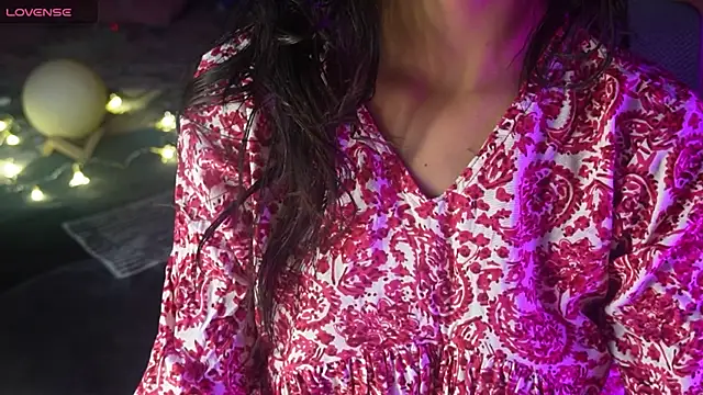 Snapshot of NidhiChandra chatting on November 3, 11:14 am NidhiChandra online show from November 3, 11:14 am