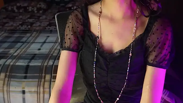 Snapshot of NidhiChandra chatting on October 10, 9:10 am NidhiChandra online show from October 10, 9:10 am