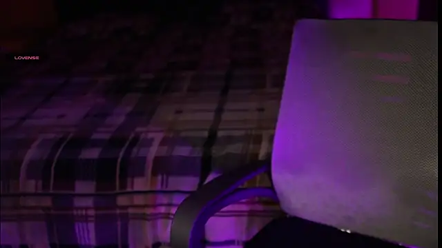 Snapshot of NidhiChandra chatting on October 3, 9:33 am NidhiChandra online show from October 3, 9:33 am