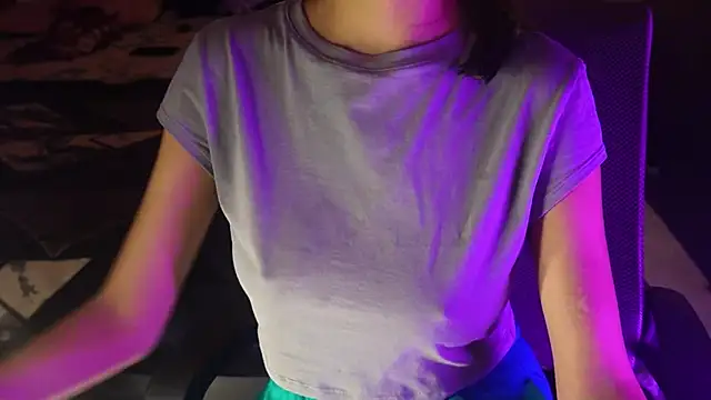 Snapshot of NidhiChandra chatting on November 15, 9:35 am NidhiChandra online show from November 15, 9:35 am