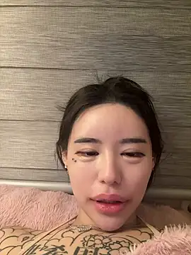 Snapshot of tangju77 chatting on February 21, 7:27 pm tangju77 online show from February 21, 7:27 pm