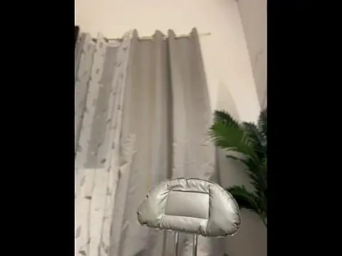 Sugarcandyyy online show from April 8, 5:25 pm