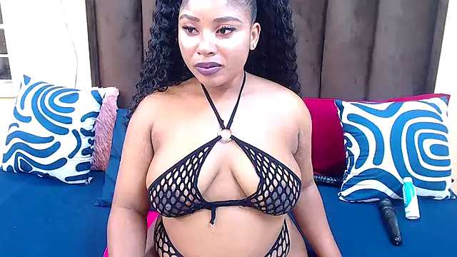 AfricanQueenxx40 online show from December 3, 6:29 pm