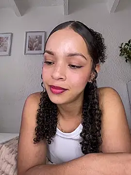 Snapshot of Yasmin777_ chatting on July 15, 6:26 pm Yasmin777 online show from July 15, 6:26 pm