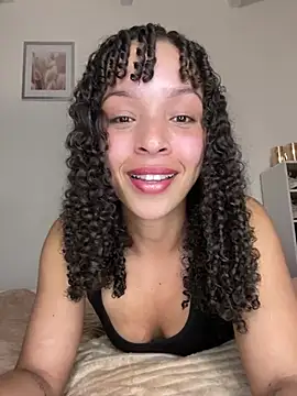 Yasmin777  online show from April 6, 1:56 am