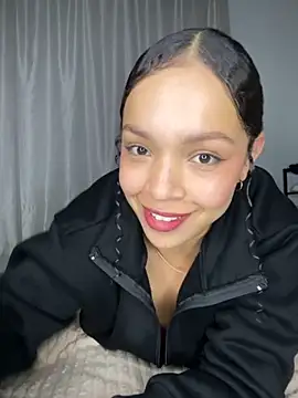 Yasmin777  online show from November 25, 12:11 am