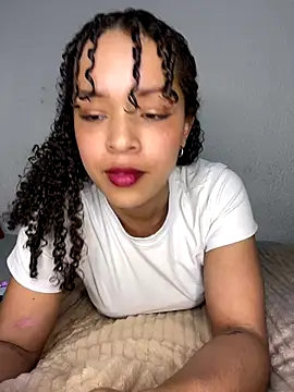 Yasmin777  online show from January 7, 1:10 am