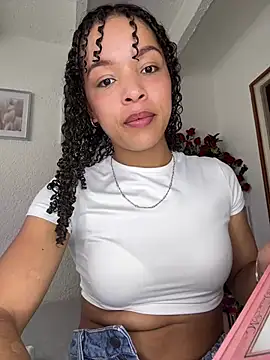 Snapshot of Yasmin777_ chatting on May 15, 5:44 pm Yasmin777 online show from May 15, 5:44 pm